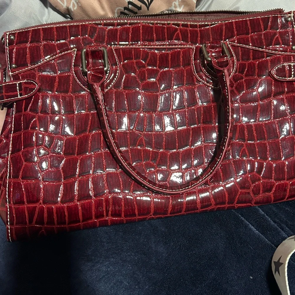 Red purse - Picture 2 of 2